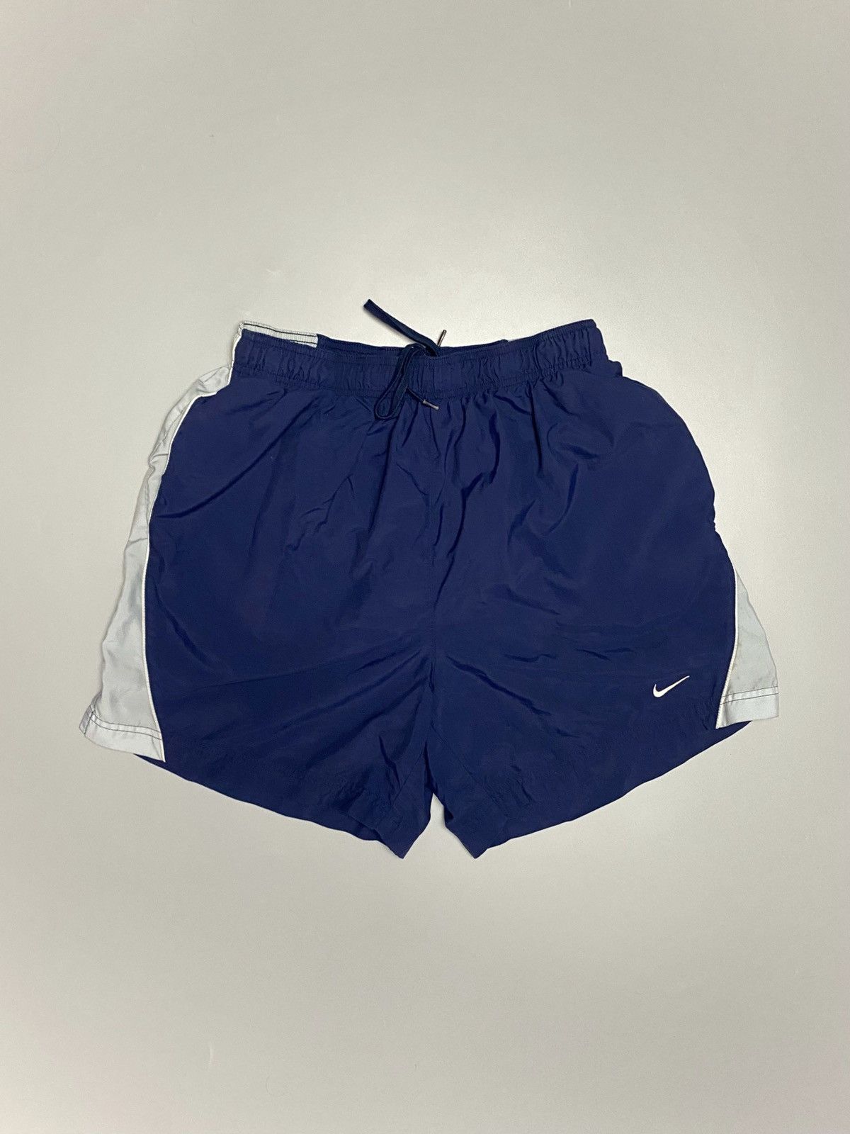 Nike Nike vintage shorts stripes small embroidered swoosh Size US 37 - 2 Thumbnail