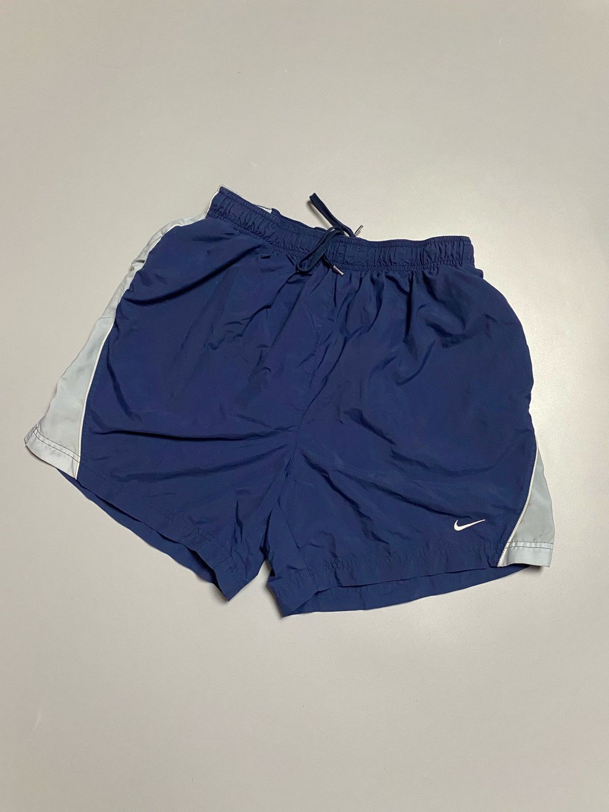 Nike Nike vintage shorts stripes small embroidered swoosh Size US 37 - 1 Thumbnail
