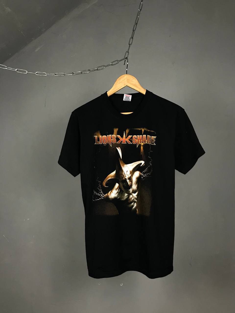 Band Tees × Vintage Lions Share 2009 dark hours vintage rock band tee Size US M / EU 48-50 / 2 - 1 Thumbnail