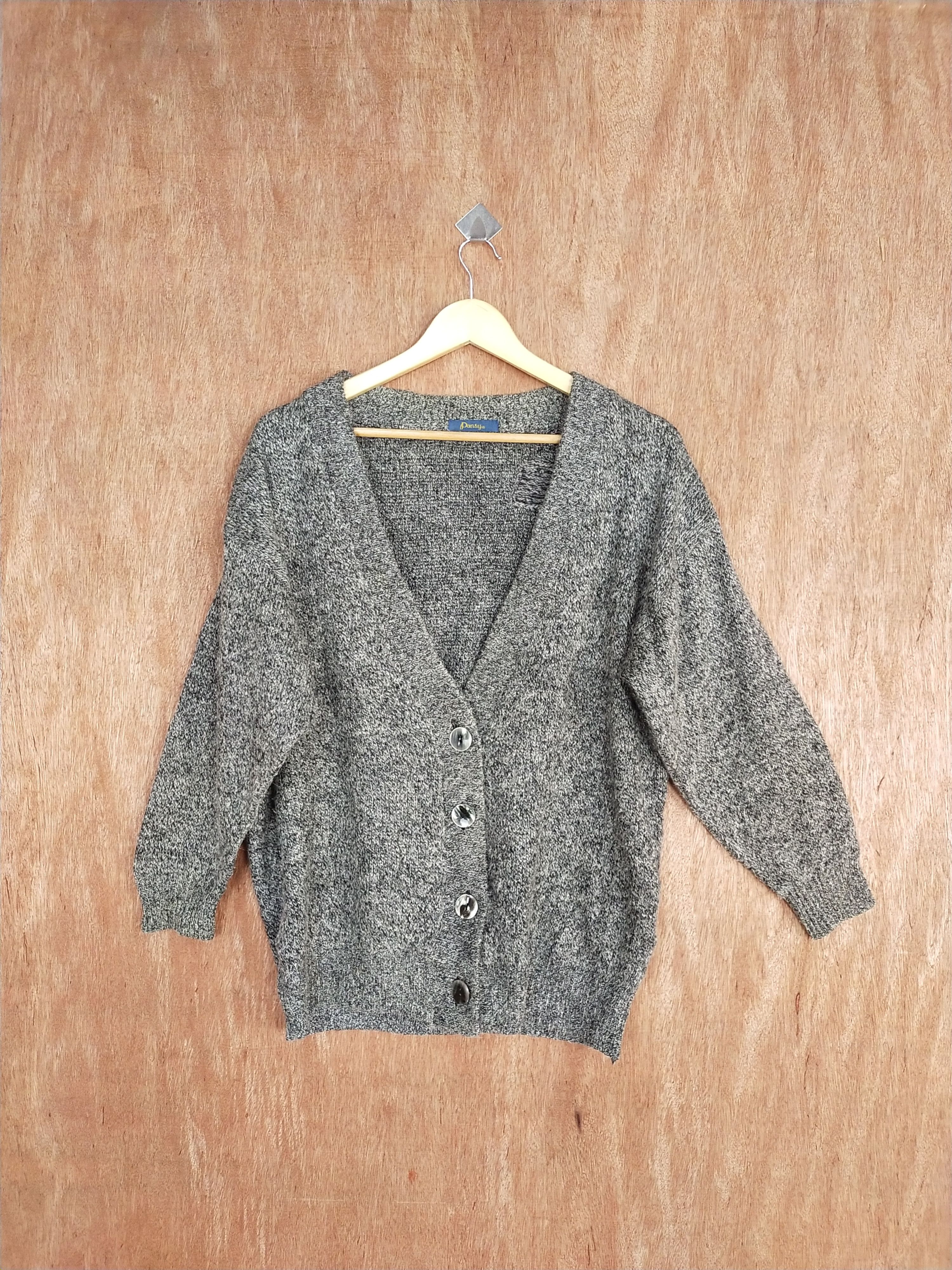 Vintage Pansy gray Knitwear cardigan japan #S110 Size US M / EU 48-50 / 2 - 1 Thumbnail