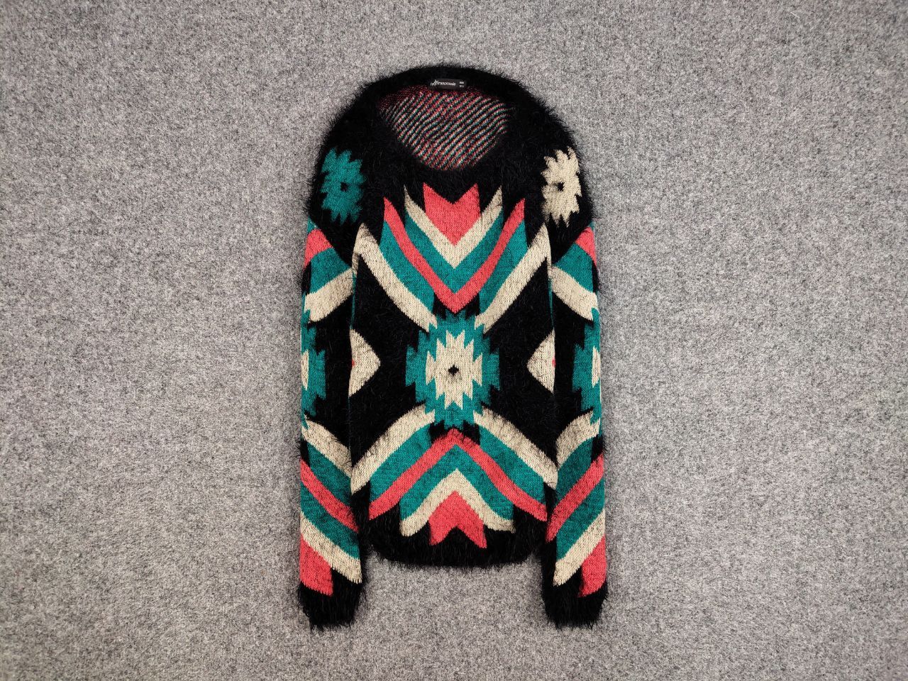 Japanese Brand Vintage 90's Japanese Pattern Mohair Style Crewneck Sweater Size US S / EU 44-46 / 1 - 1 Thumbnail
