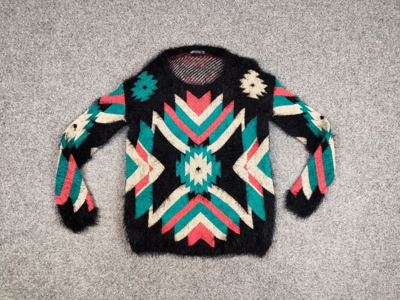 Japanese Brand Vintage 90's Japanese Pattern Mohair Style Crewneck Sweater Size US S / EU 44-46 / 1 - 12 Thumbnail