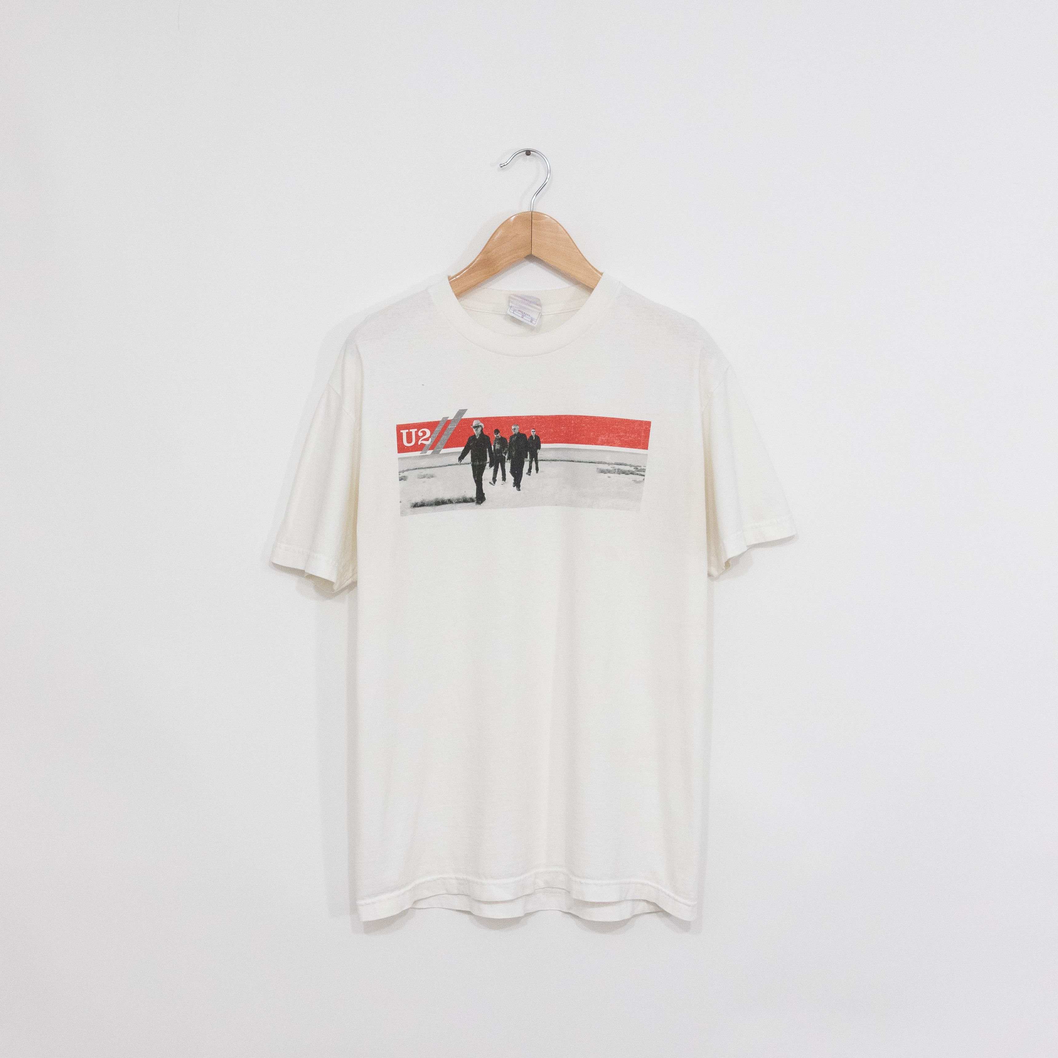 Vintage Vintage Y2K T Shirt L - 2005 U2 Vertigo Tour Tee Distressed Size US L / EU 52-54 / 3 - 1 Thumbnail