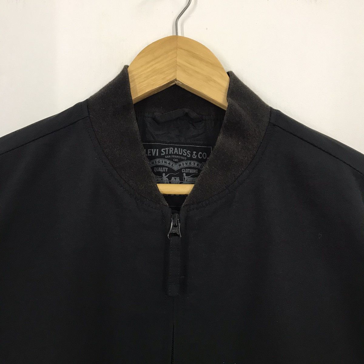 Levi's Levi’s Black Bomber Sun Faded Jacket Size US M / EU 48-50 / 2 - 2 Thumbnail