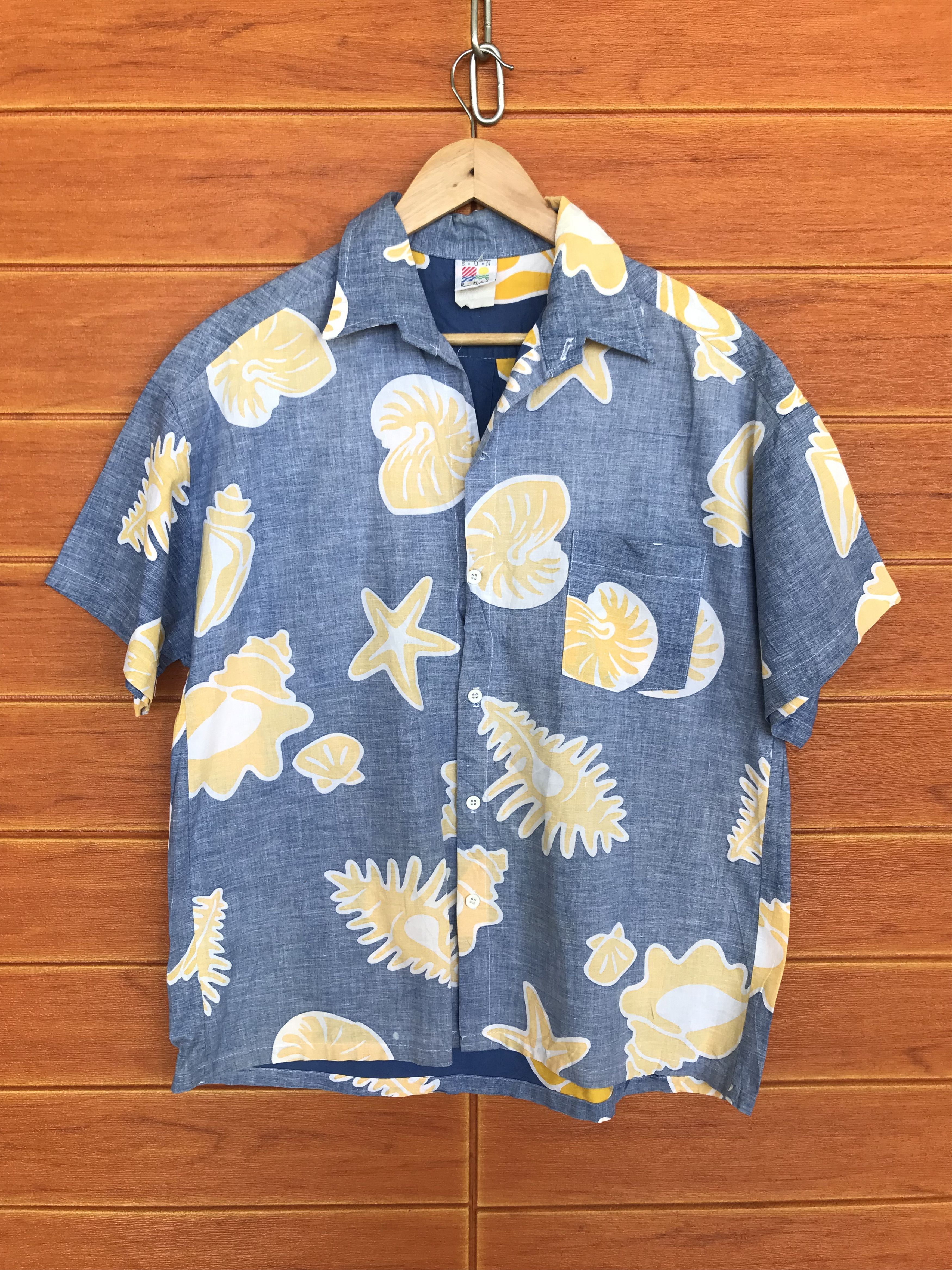 Vintage Vintage Sun Bay Coral Reef & Shell Reverse Print Hawaiian Size US M / EU 48-50 / 2 - 1 Thumbnail