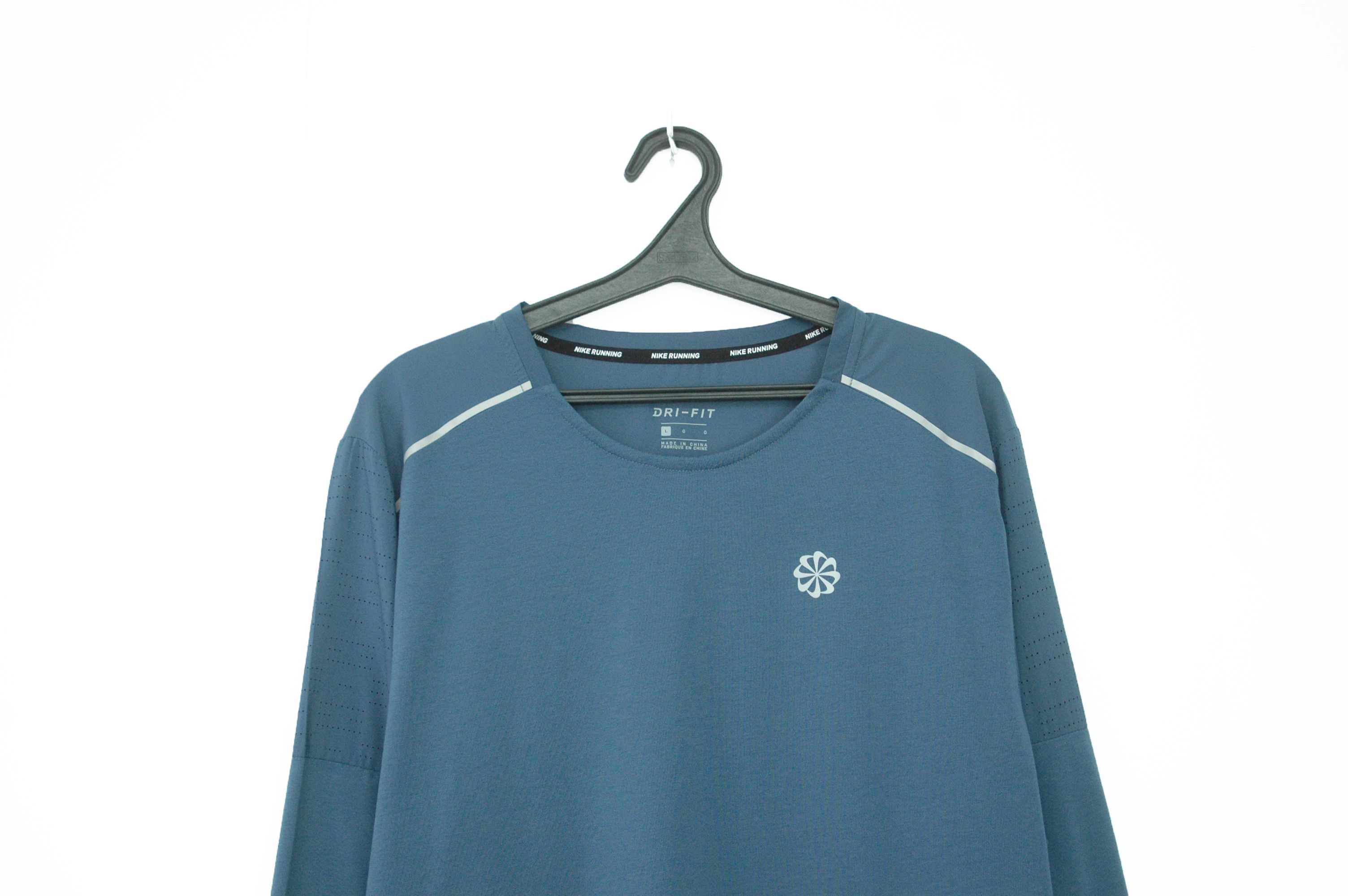 Nike Nike Dri-Fit Running Rise 365 Top LS Hybrid Reflective Logo Size US L / EU 52-54 / 3 - 6 Thumbnail