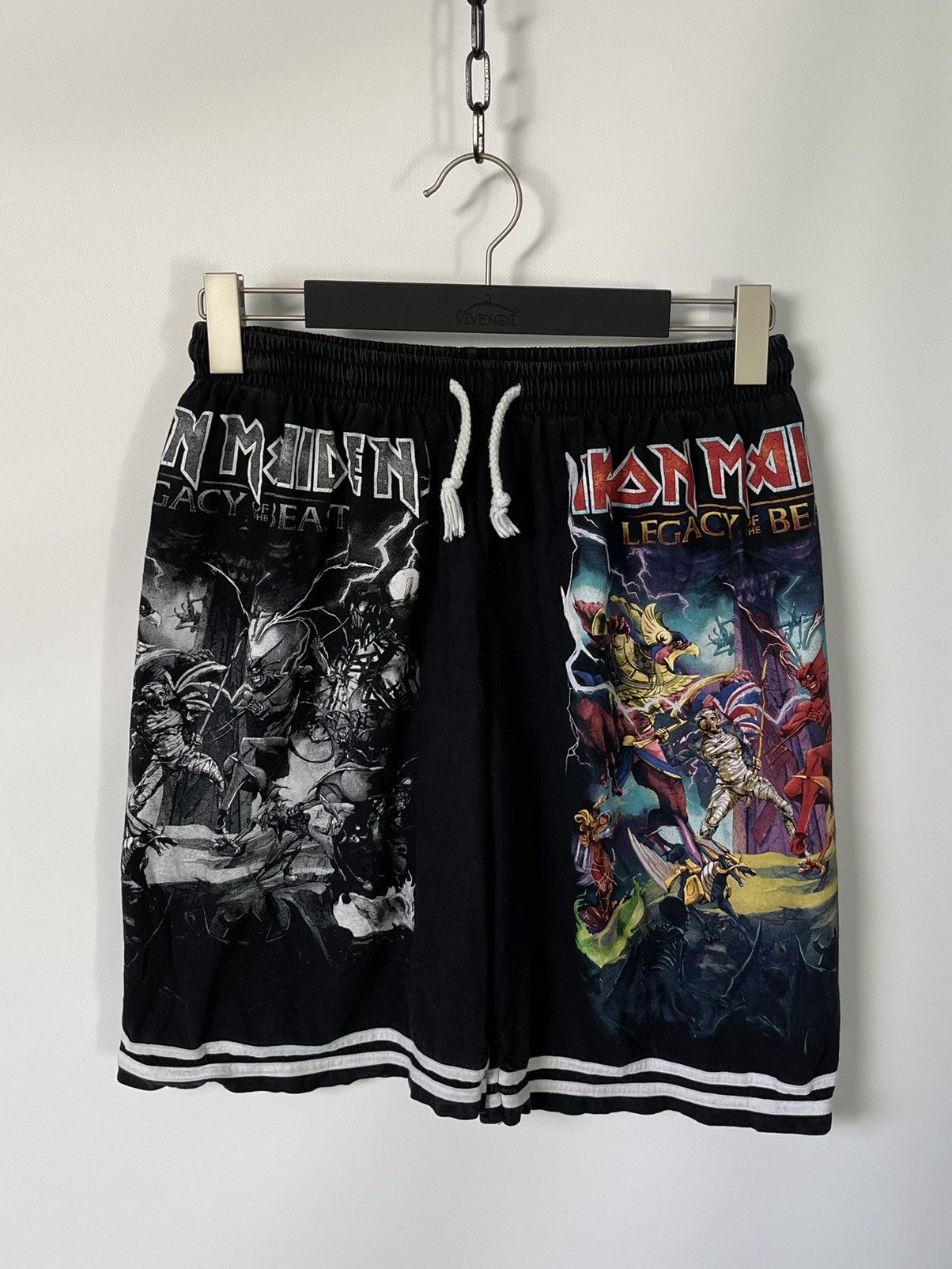 Iron Maiden Iron Maiden Shorts Full Print Vintage Black Size US 30 / EU 46 - 1 Thumbnail