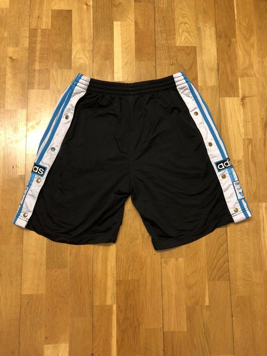 Adidas ADIDAS VINTAGE CLASSIC RETRO STYLE SPORT SOCCER SHORTS | Grailed