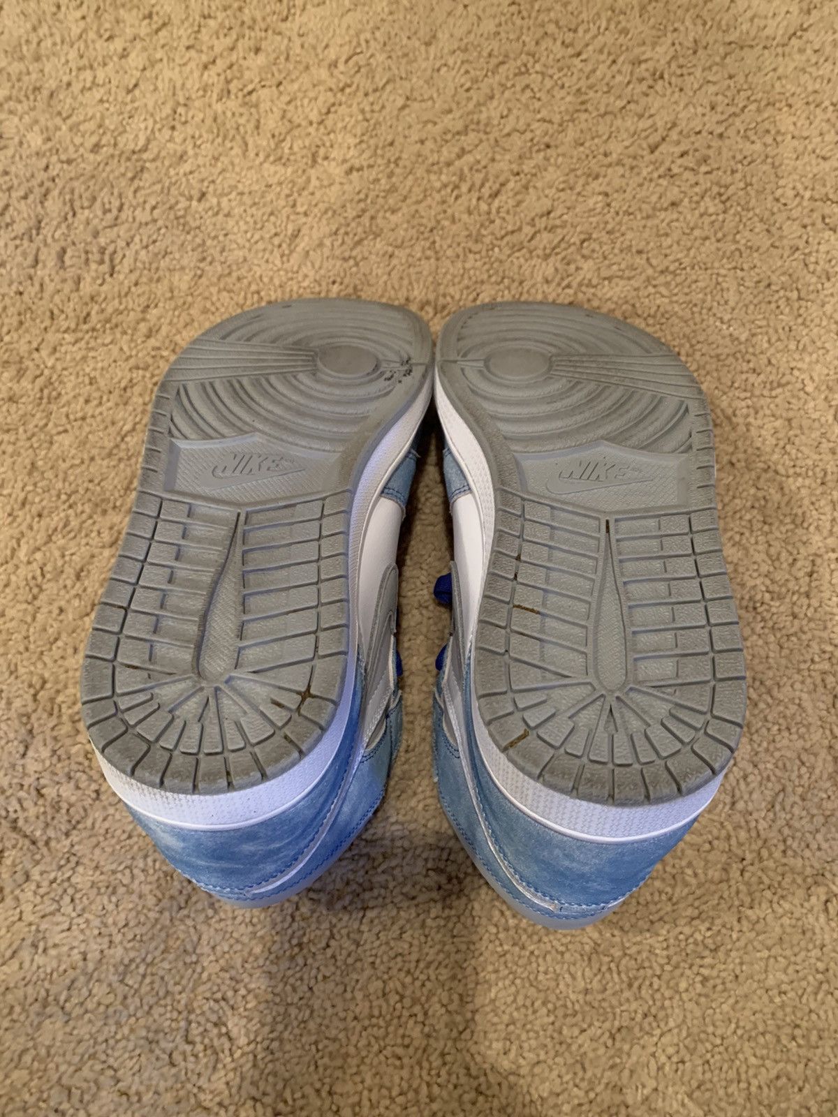 Nike Air Jordan 1 Hyper Royal *FINAL DROP* Size US 10 / EU 43 - 5 Thumbnail