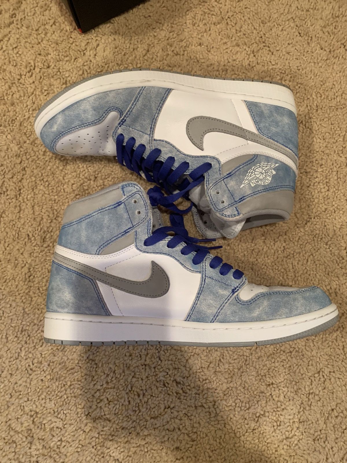 Nike Air Jordan 1 Hyper Royal *FINAL DROP* Size US 10 / EU 43 - 4 Thumbnail