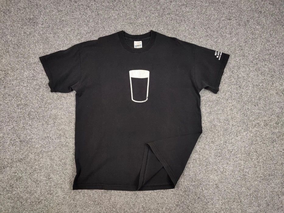 Vintage Vintage 90's Guinness Not Everything In Black&White T shirt Size US XL / EU 56 / 4 - 5 Thumbnail