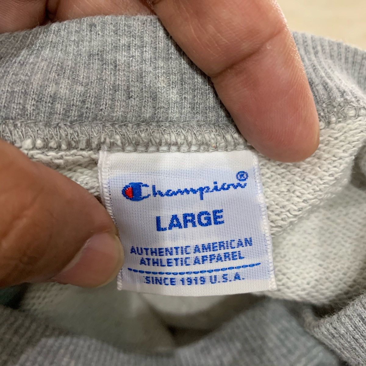 Champion CHAMPION Sweatshirt Size L Size US L / EU 52-54 / 3 - 7 Thumbnail