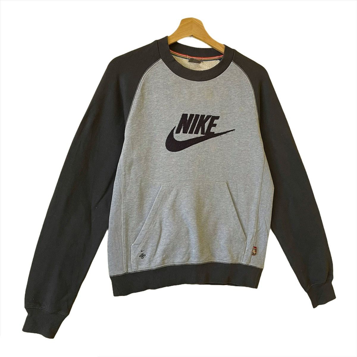Nike × Vintage Vintage Nike Big Logo Crewneck Sweatshirt Size M Size US M / EU 48-50 / 2 - 2 Thumbnail