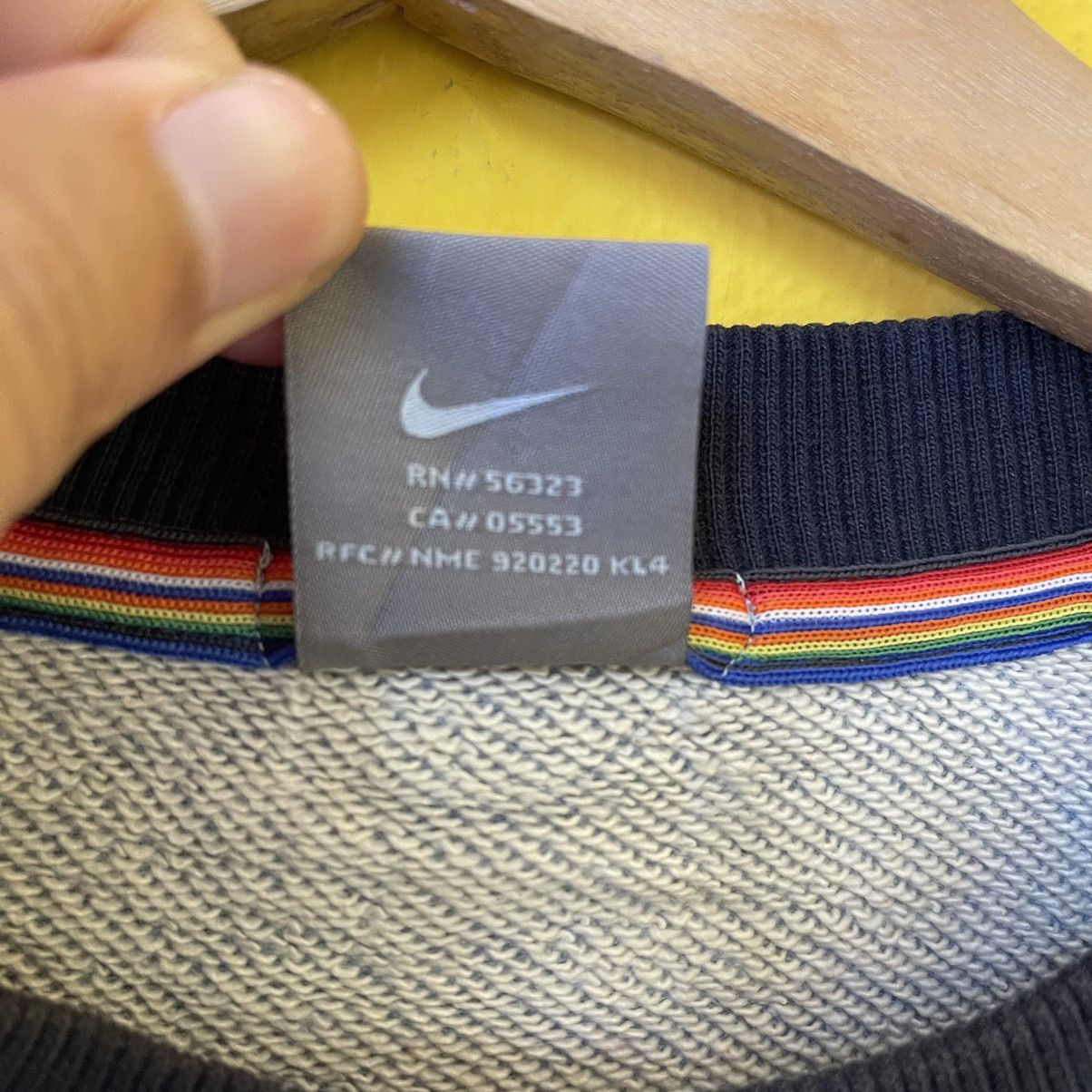 Nike × Vintage Vintage Nike Big Logo Crewneck Sweatshirt Size M Size US M / EU 48-50 / 2 - 9 Thumbnail