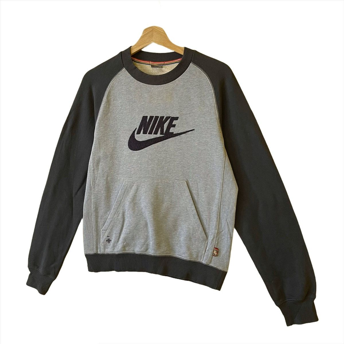 Nike × Vintage Vintage Nike Big Logo Crewneck Sweatshirt Size M Size US M / EU 48-50 / 2 - 3 Thumbnail