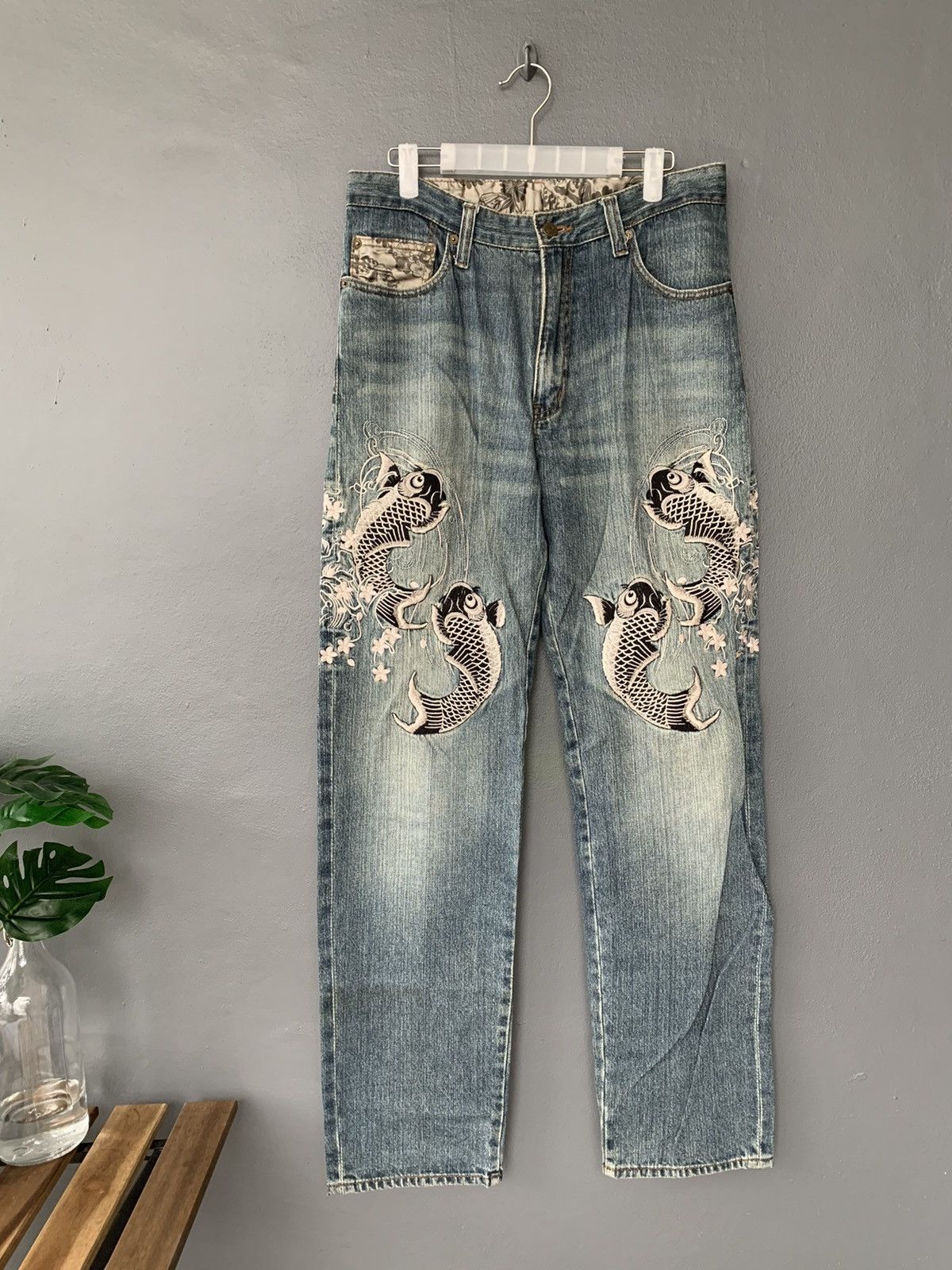 DOMINATE FISH KOI MOTIVE EMBROIDERY KARAKURI TAMASHII DENIM