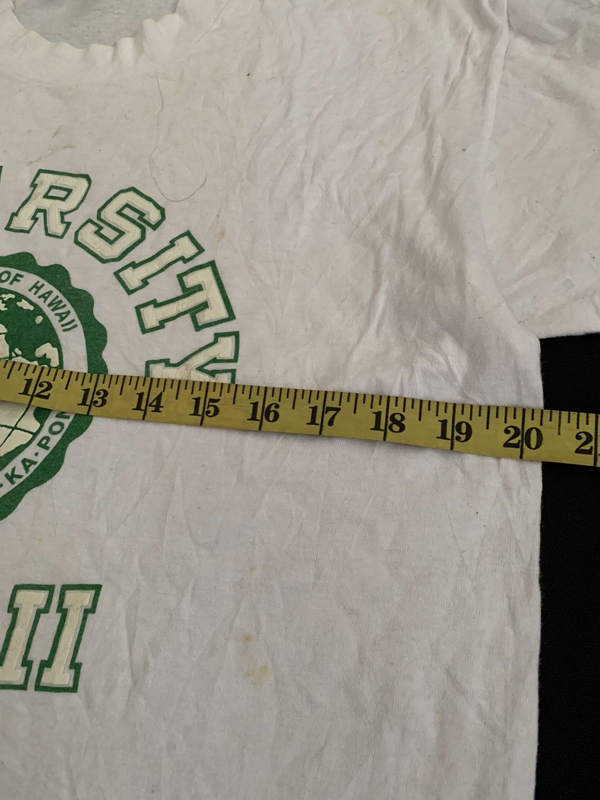 Vintage Vintage 90s 90s Soft Thin University Of Hawaii Tshirt Size US L / EU 52-54 / 3 - 3 Thumbnail