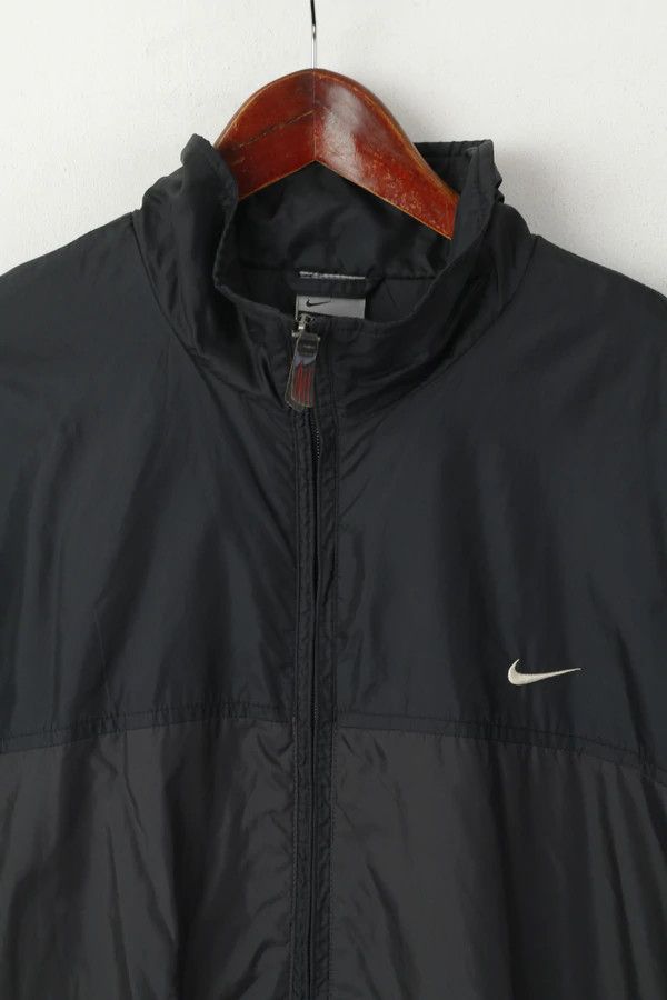 Nike Nike Men L 183 Jacket Black Nylon Waterproof Top 1415 Size US L / EU 52-54 / 3 - 3 Thumbnail