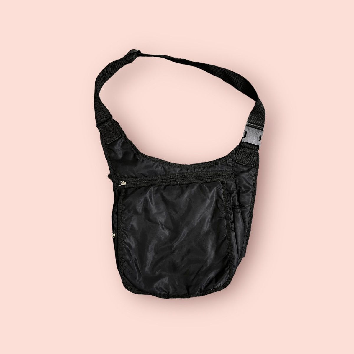Jun Takahashi × Uniqlo Y2k UNIQLO TESSUTO BLACK CROSSBODY MESSENGER SLING BAG Size ONE SIZE - 1 Thumbnail