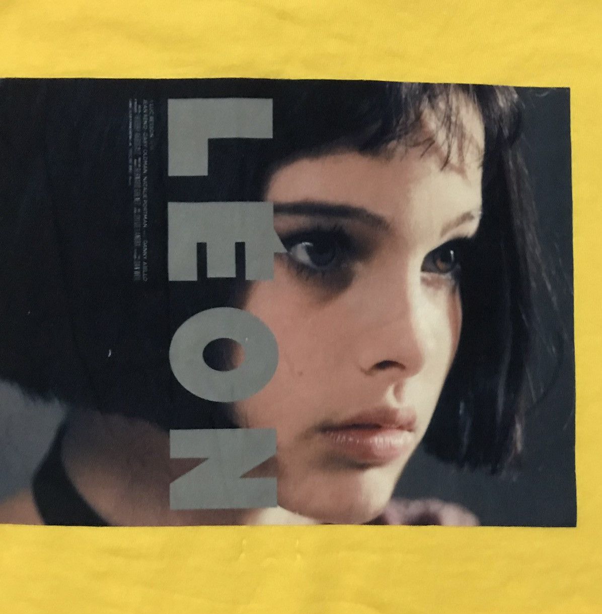 Vintage Vintage LEON The Professional Movie Tshirt Velvet Printed Size US M / EU 48-50 / 2 - 3 Thumbnail