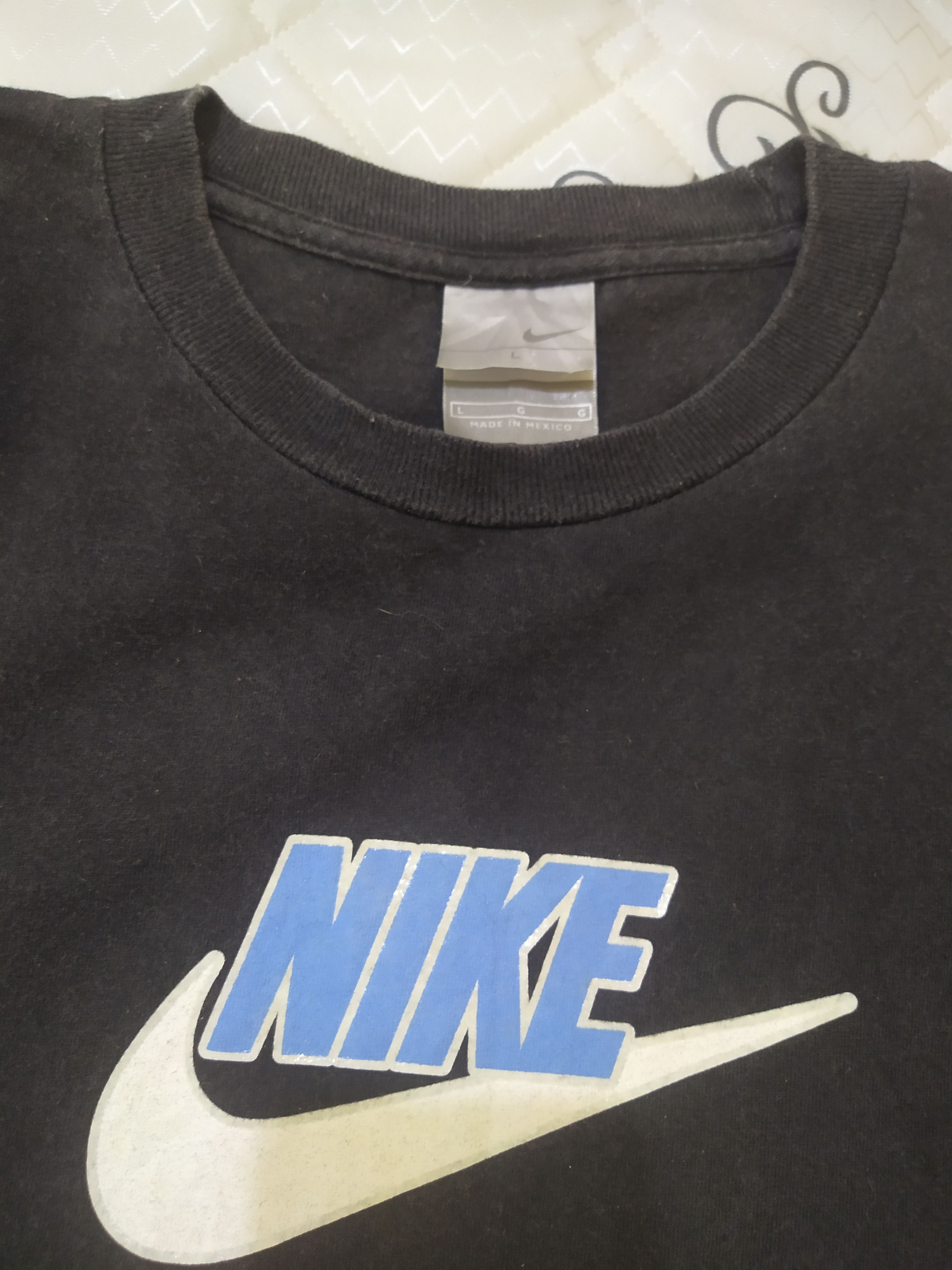 Nike Nike Classic Swoosh Logo T-Shirt Black/Navy Blue Size US XL / EU 56 / 4 - 3 Thumbnail