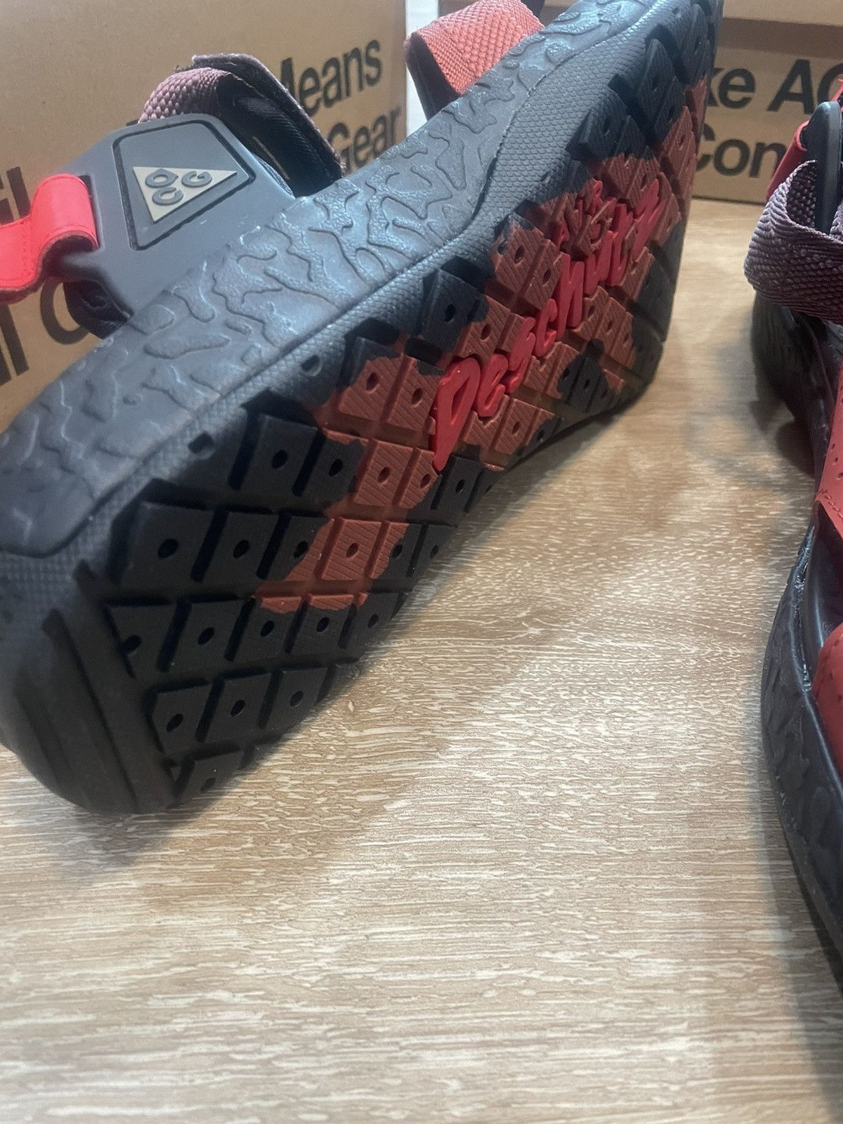 Nike Nike ACG Air Deschutz+ Sandals in Redstone/Black Size M14 Size US 14 / EU 47 - 7 Thumbnail