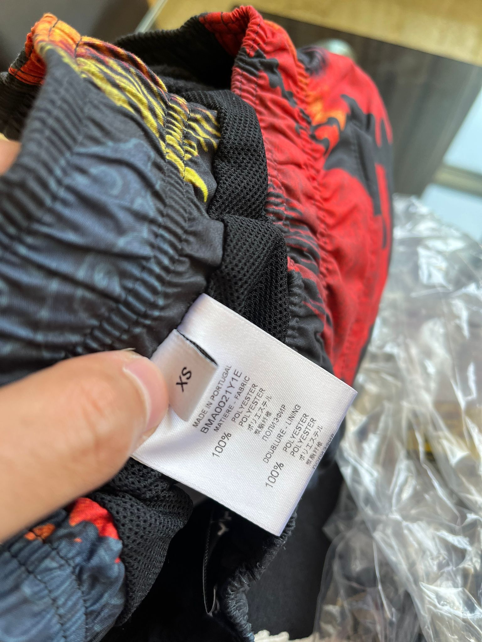 Givenchy Swimwear Short in Black/Red Size US 28 / EU 44 - 10 Thumbnail