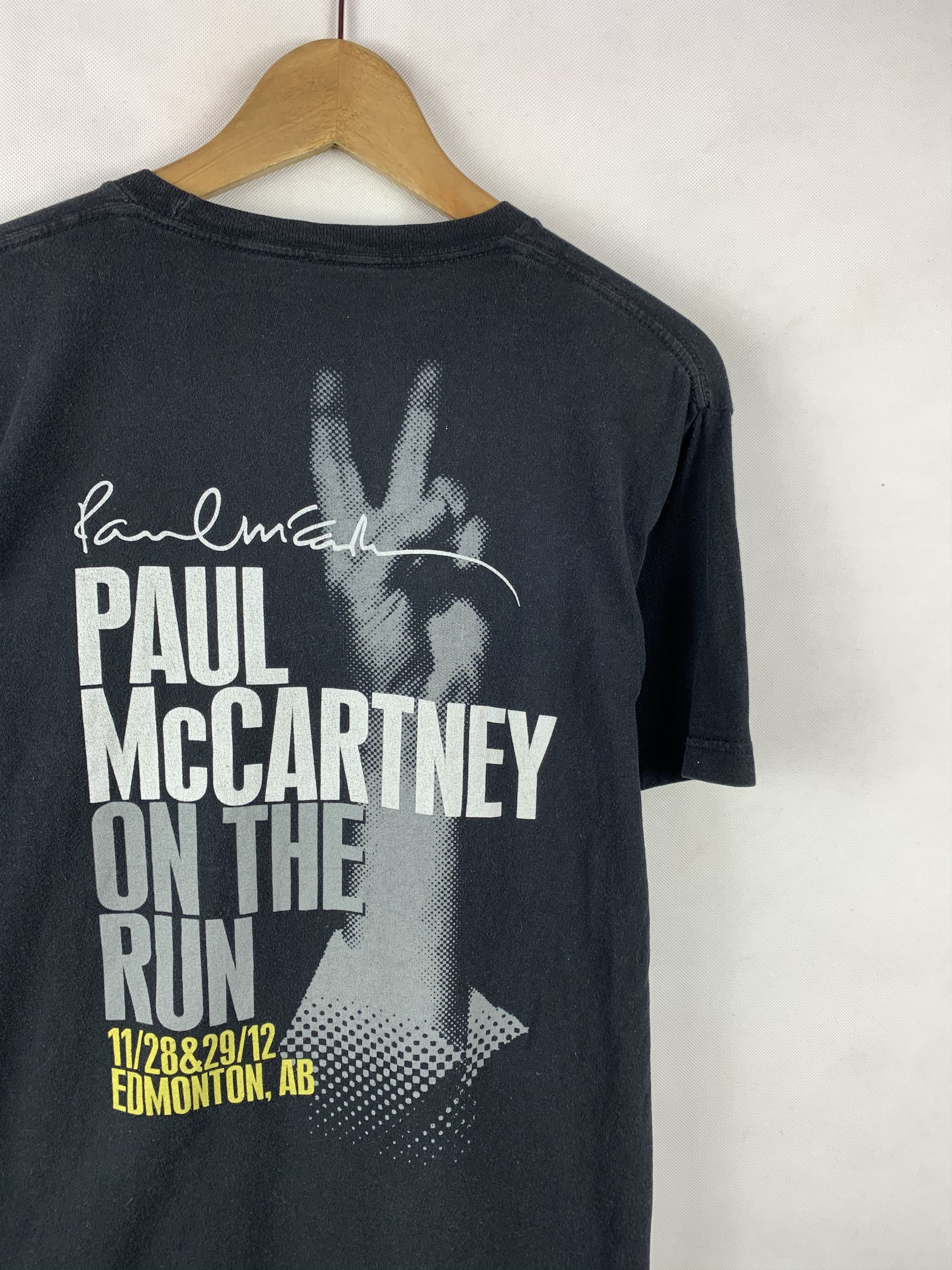 Band Tees 🔥Paul McCartney The Beatles On The Run Tour Tee Size US M / EU 48-50 / 2 - 4 Thumbnail