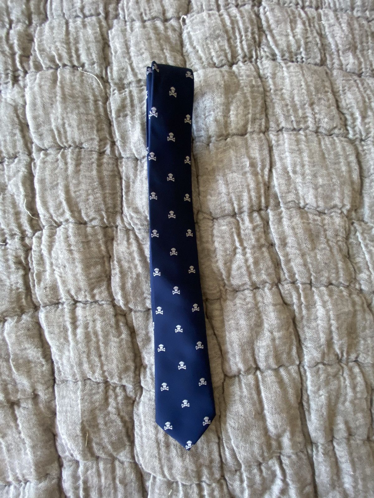 Johnny Cupcakes - tie