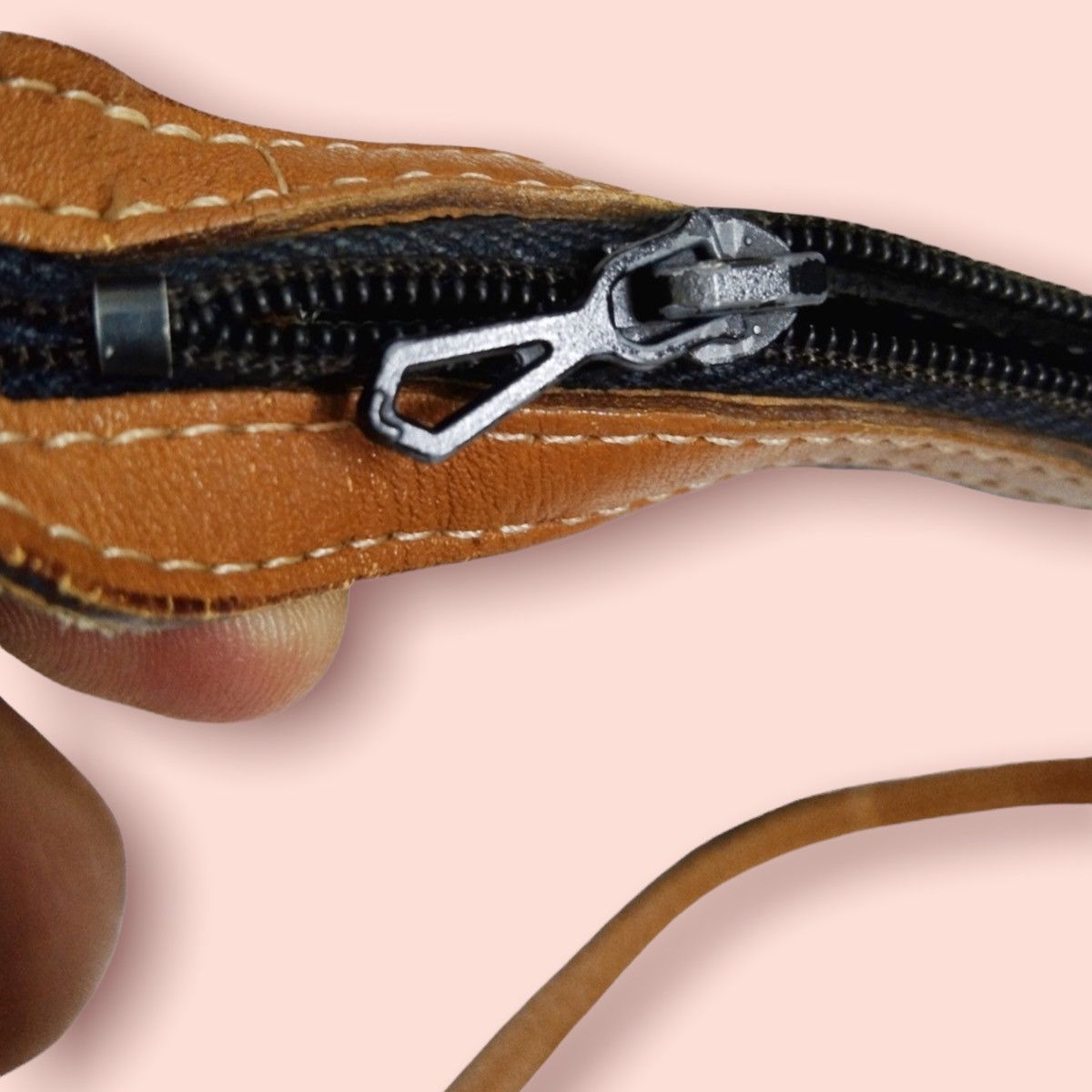 Andre Courreges COURREGES VINTAGE LEATHER MINI CROSSBODY SLING Size ONE SIZE - 9 Thumbnail
