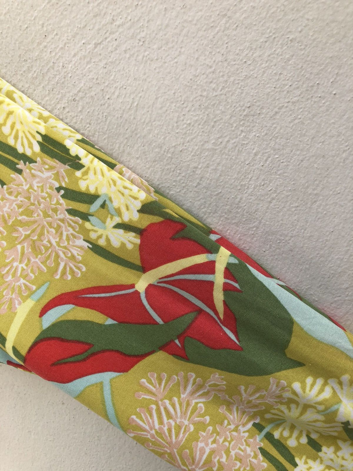 Vintage Vintage Kozue Naito Hobgoblin Japan LS Rayon Hawaiian Shirt Size US S / EU 44-46 / 1 - 7 Thumbnail