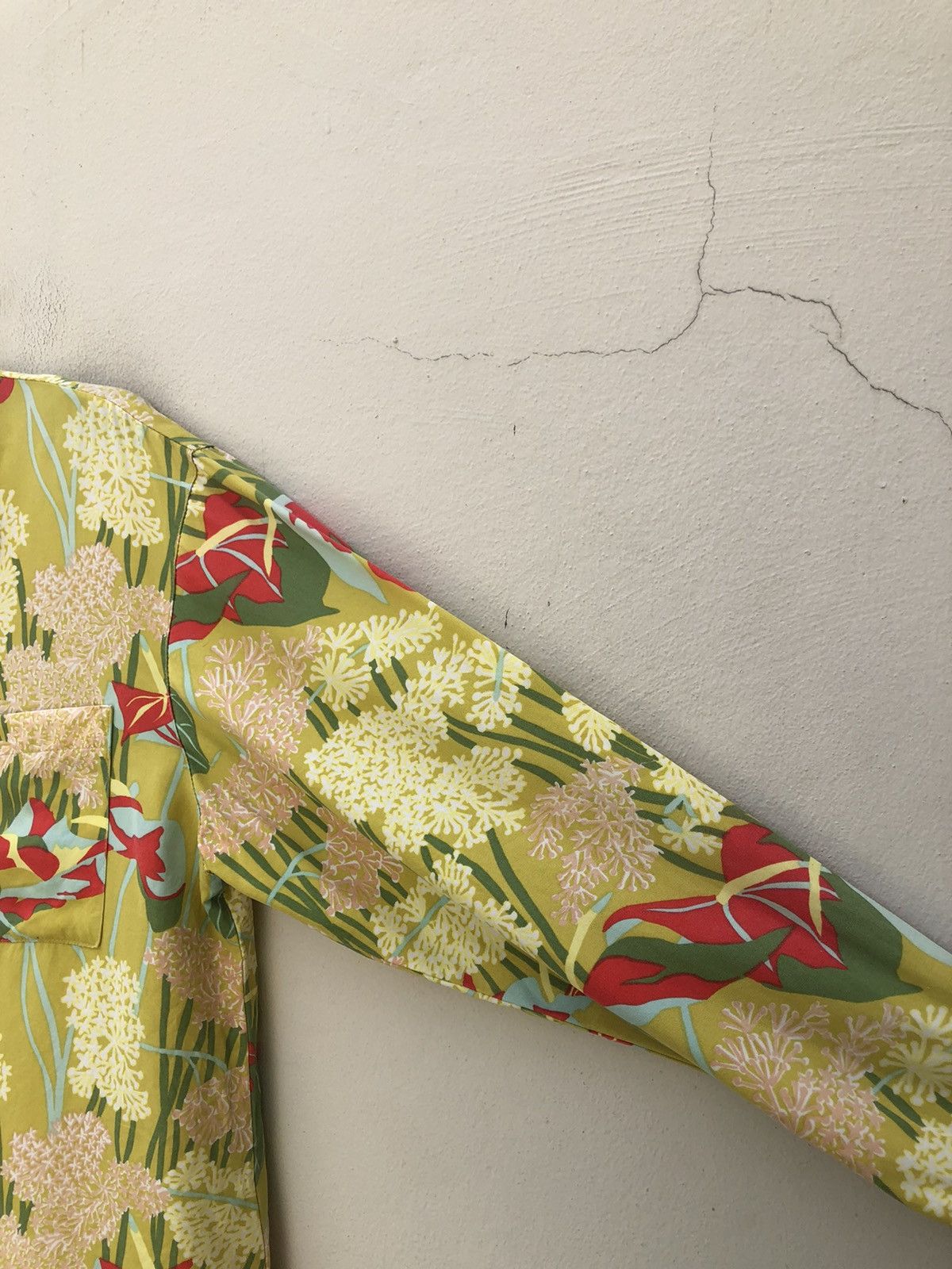 Vintage Vintage Kozue Naito Hobgoblin Japan LS Rayon Hawaiian Shirt Size US S / EU 44-46 / 1 - 6 Thumbnail