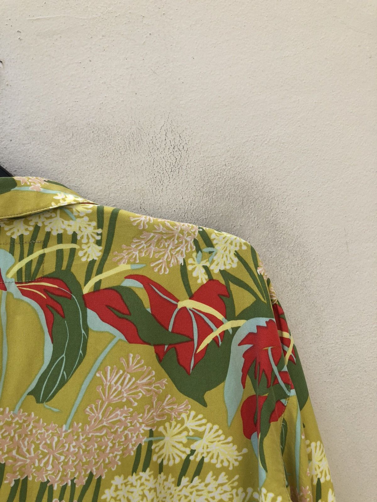 Vintage Vintage Kozue Naito Hobgoblin Japan LS Rayon Hawaiian Shirt Size US S / EU 44-46 / 1 - 15 Thumbnail