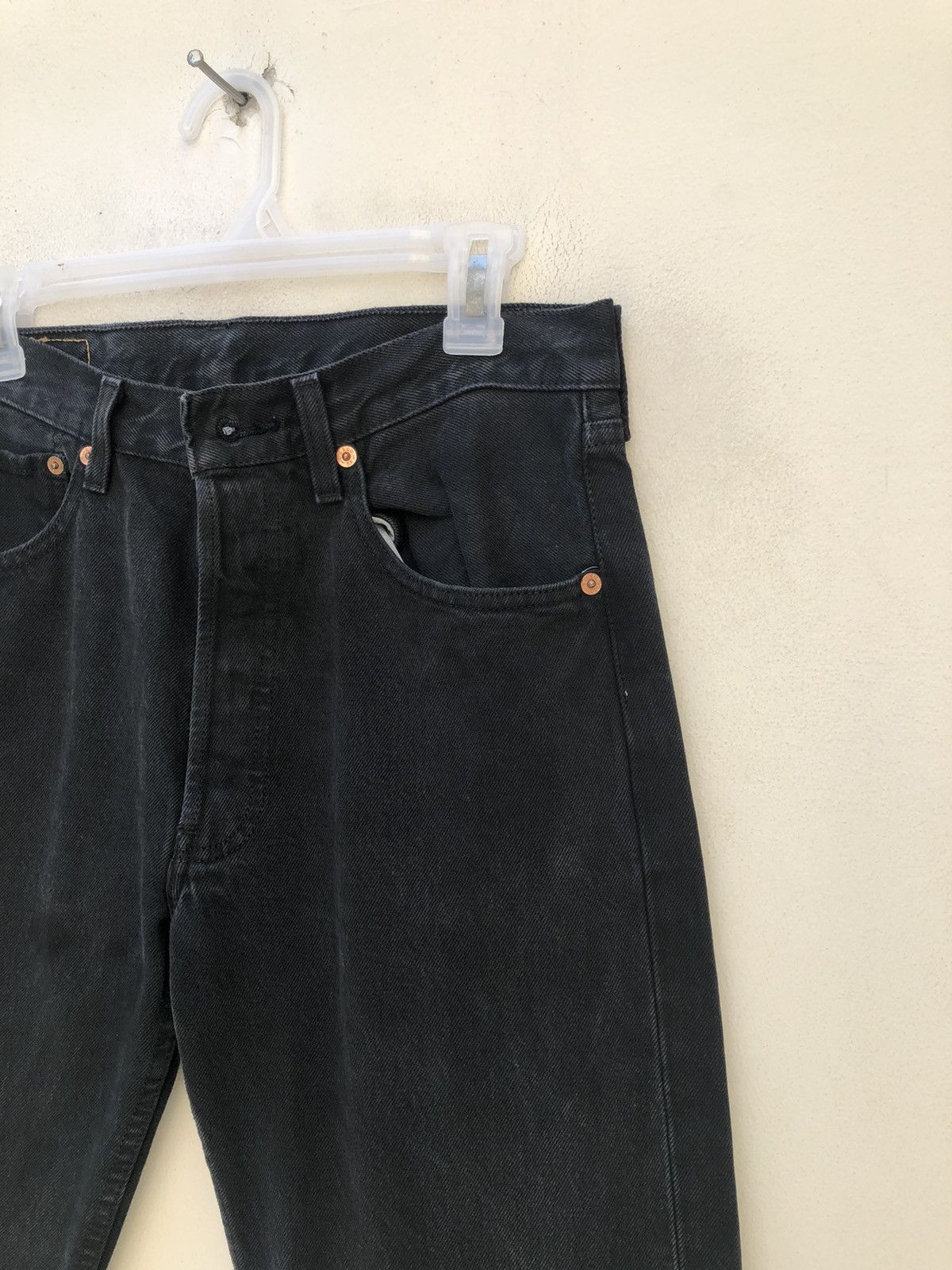 Levi's Vintage 2000 Levi’s 501 Jeans Faded Black Denim Size US 31 - 6 Thumbnail