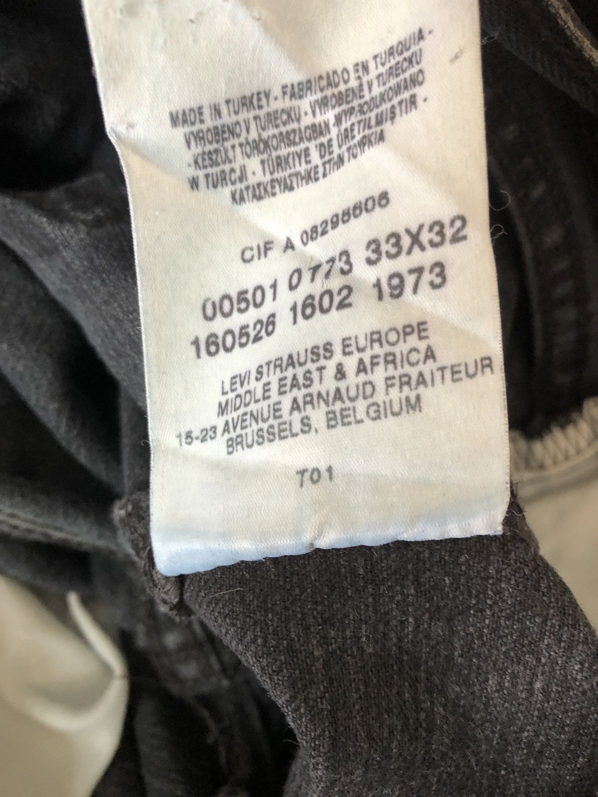 Levi's Vintage 2002 Levi’s 501 Jeans Faded Blue Black Denim Size US 33 - 18 Thumbnail