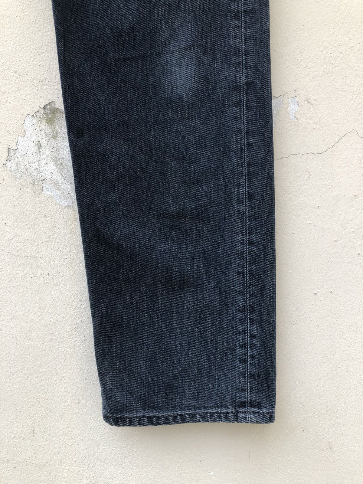 Levi's Vintage 2002 Levi’s 501 Jeans Faded Blue Black Denim Size US 33 - 9 Thumbnail