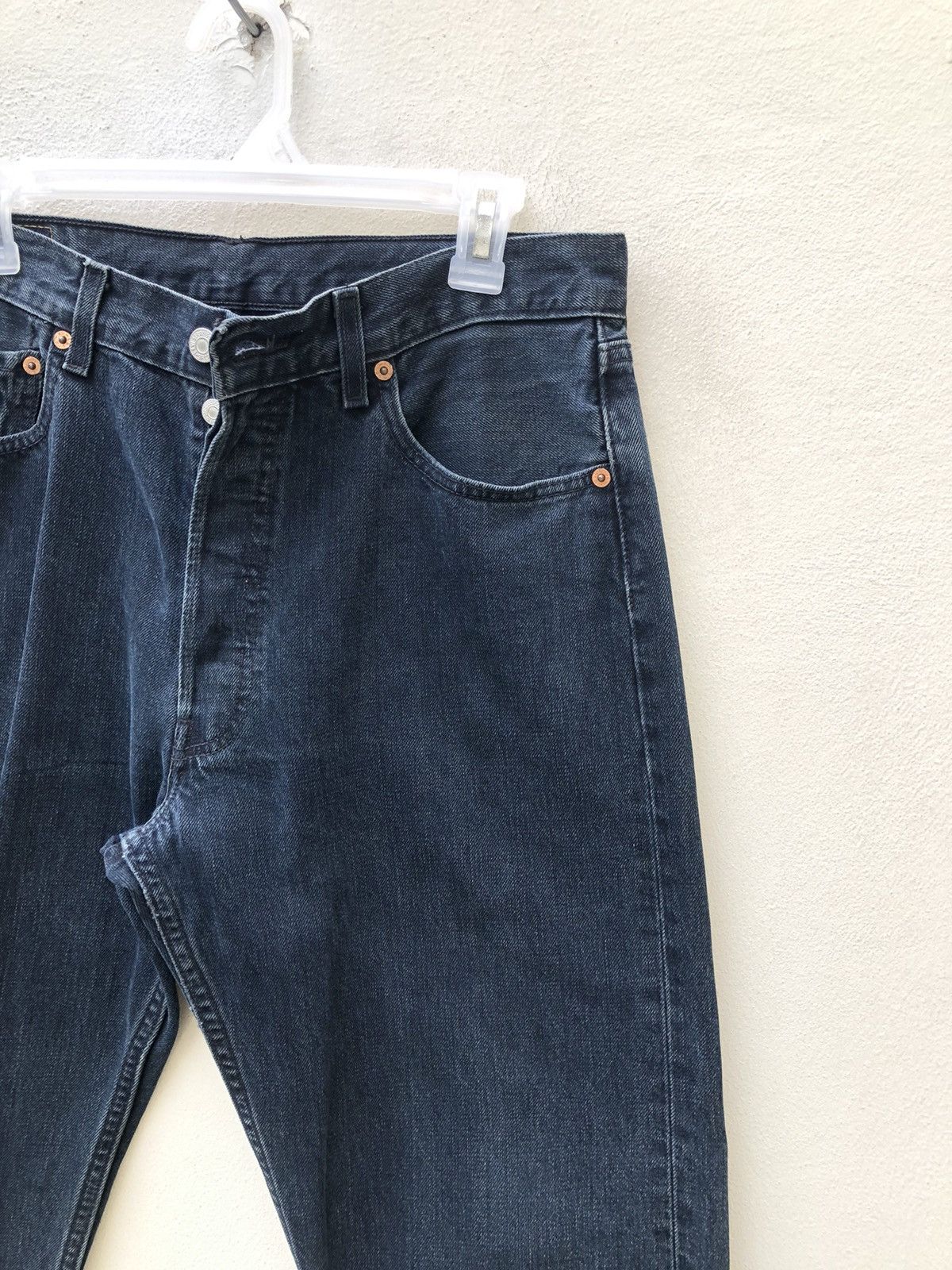 Levi's Vintage 2002 Levi’s 501 Jeans Faded Blue Black Denim Size US 33 - 7 Thumbnail