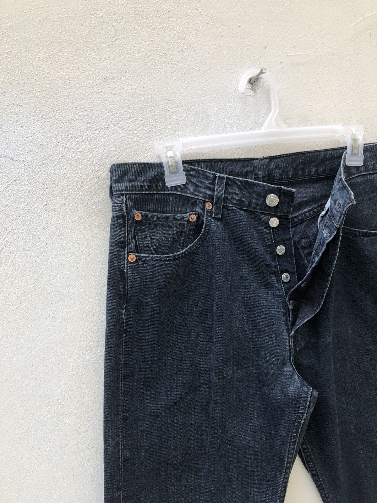 Levi's Vintage 2002 Levi’s 501 Jeans Faded Blue Black Denim Size US 33 - 4 Thumbnail