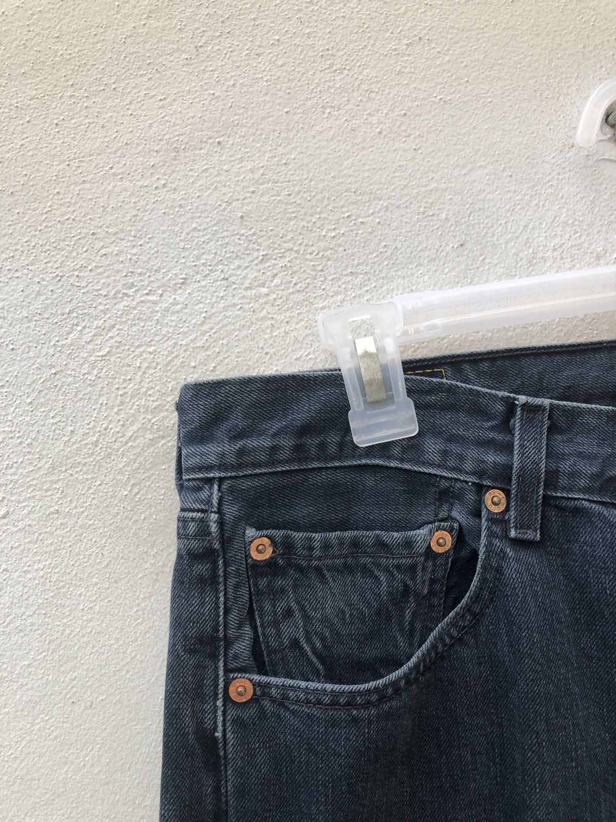 Levi's Vintage 2002 Levi’s 501 Jeans Faded Blue Black Denim Size US 33 - 3 Thumbnail