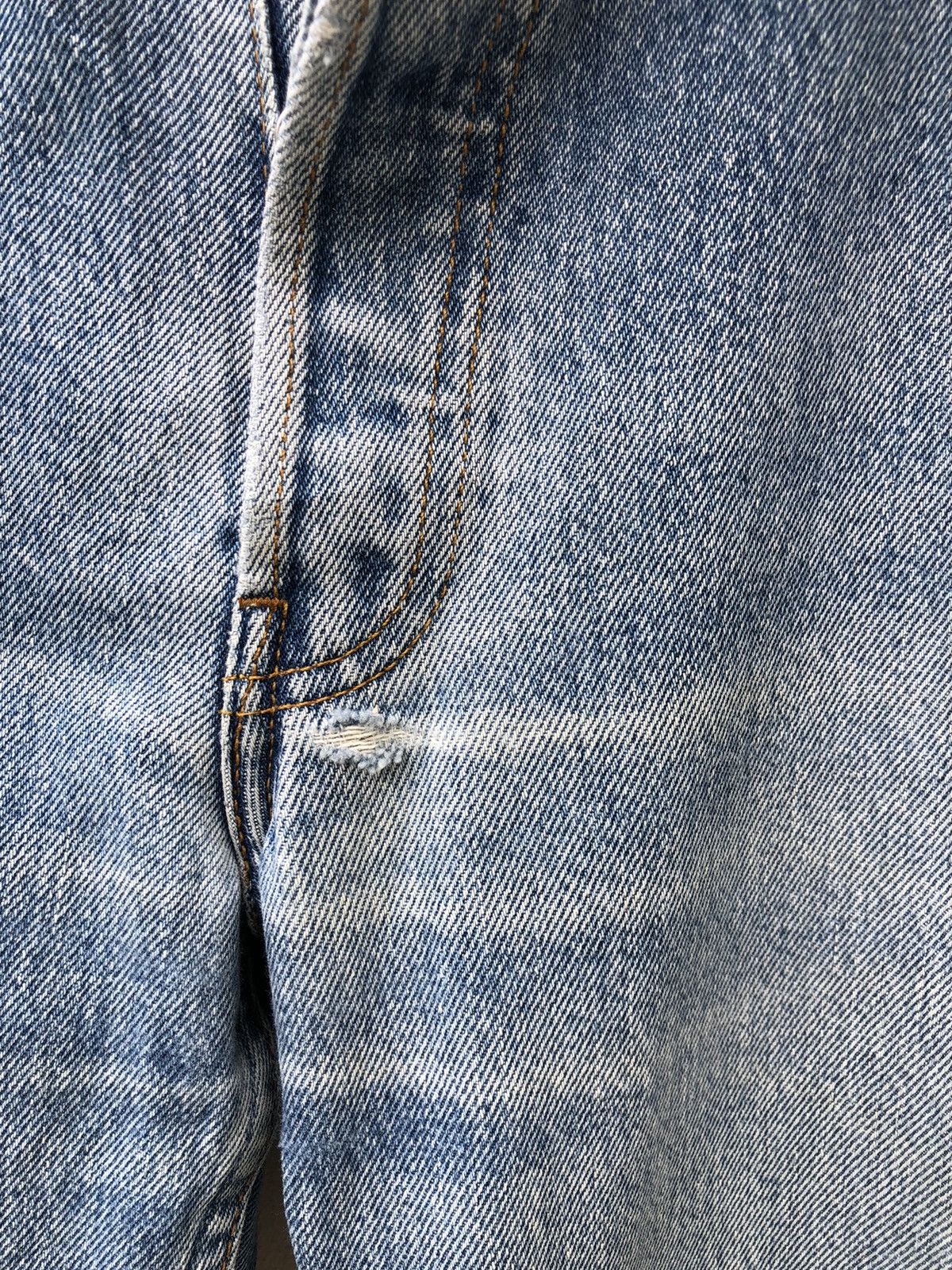 Levi's Vintage 1997 Levi’s 501 Jeans Distressed Ageing Denim Size US 35 - 7 Thumbnail