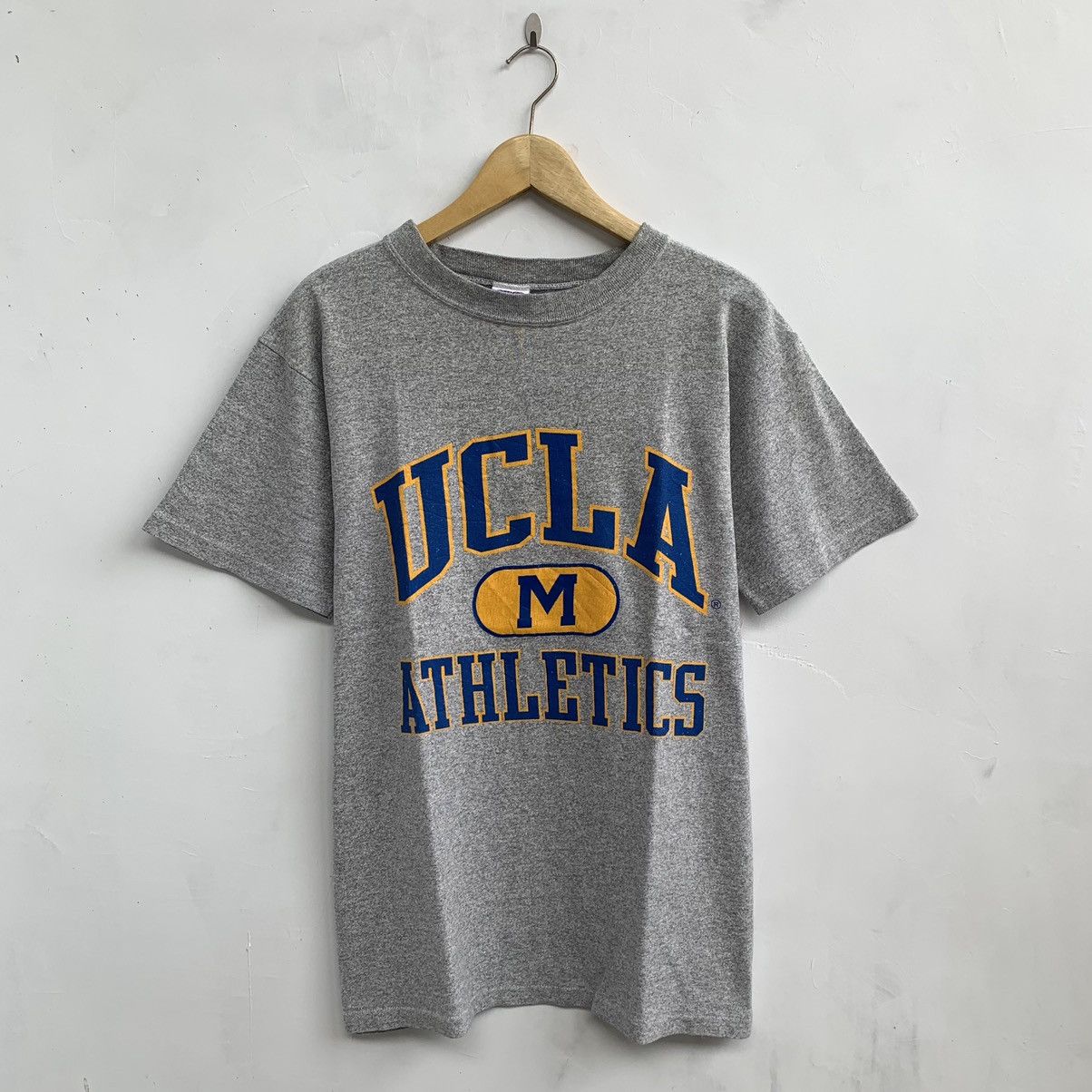Vintage 💥LAST CALL💥 Vintage UCLA Athletics Tshirt Size US L / EU 52-54 / 3 - 1 Thumbnail
