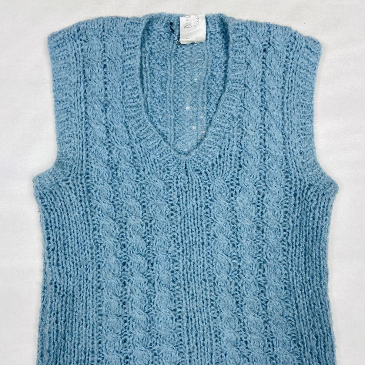 Vintage 90s CUTE BABY BLUE KNITTED WOOL STUDIO MILANO VEST - № 1103 Size US L / EU 52-54 / 3 - 2 Thumbnail