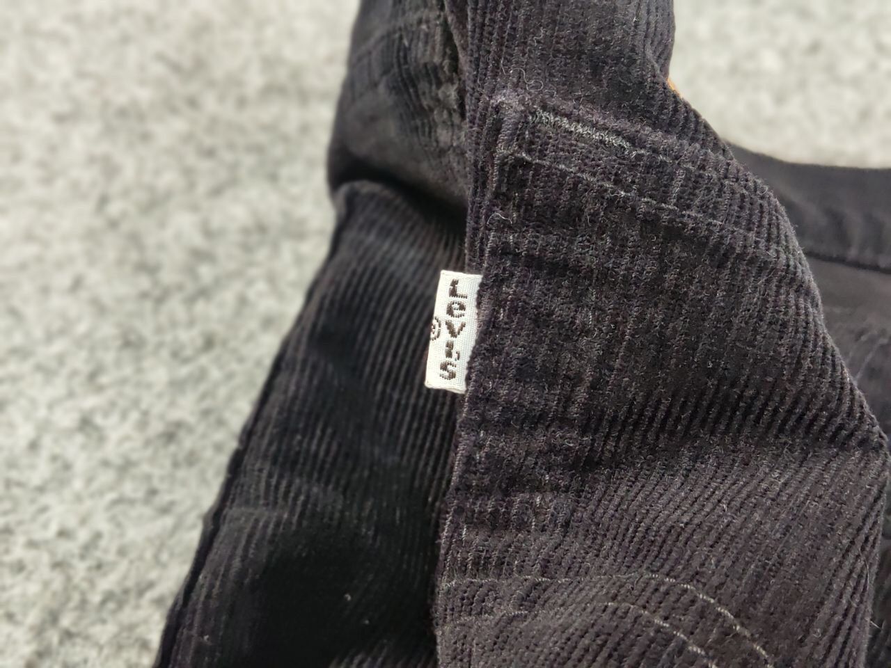 Levi's Vintage Levi’s 514 Black Corduroy Pants Trousers Velvet USA Size US 34 / EU 50 - 19 Thumbnail