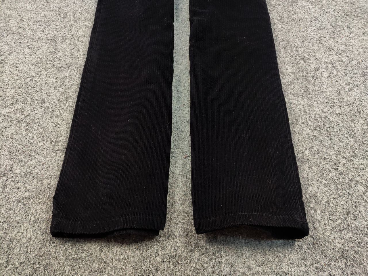 Levi's Vintage Levi’s 514 Black Corduroy Pants Trousers Velvet USA Size US 34 / EU 50 - 7 Thumbnail