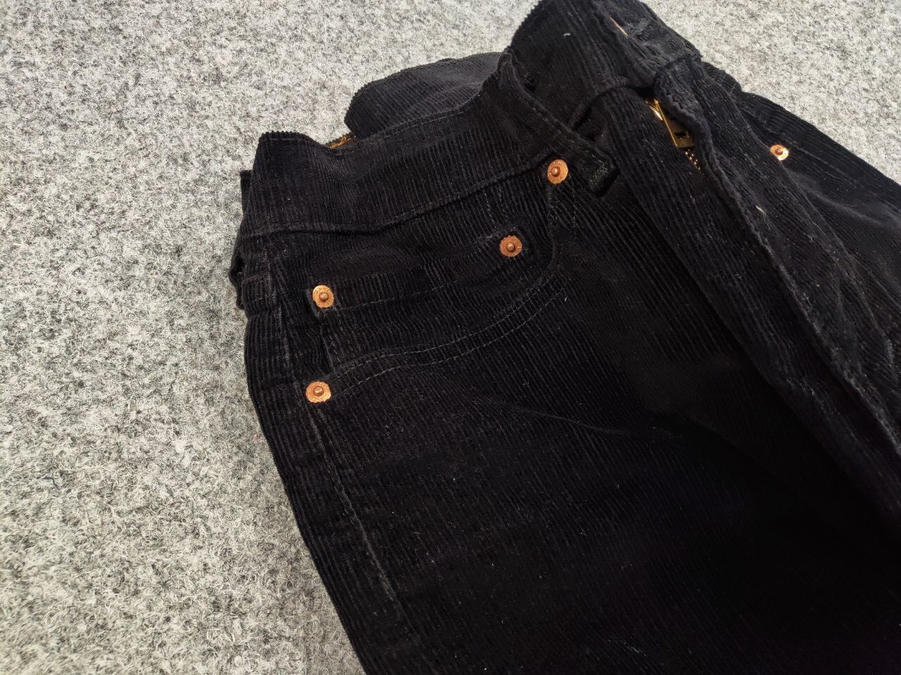 Levi's Vintage Levi’s 514 Black Corduroy Pants Trousers Velvet USA Size US 34 / EU 50 - 11 Thumbnail