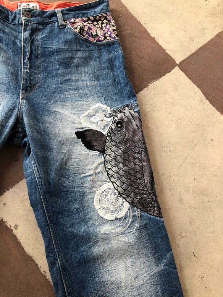 Karakuri Tamashii RARE🔥VINTAGE KARAKURI TAMASHII KOI FISH EMBROIDERIES DENIM Size US 34 / EU 50 - 3 Thumbnail