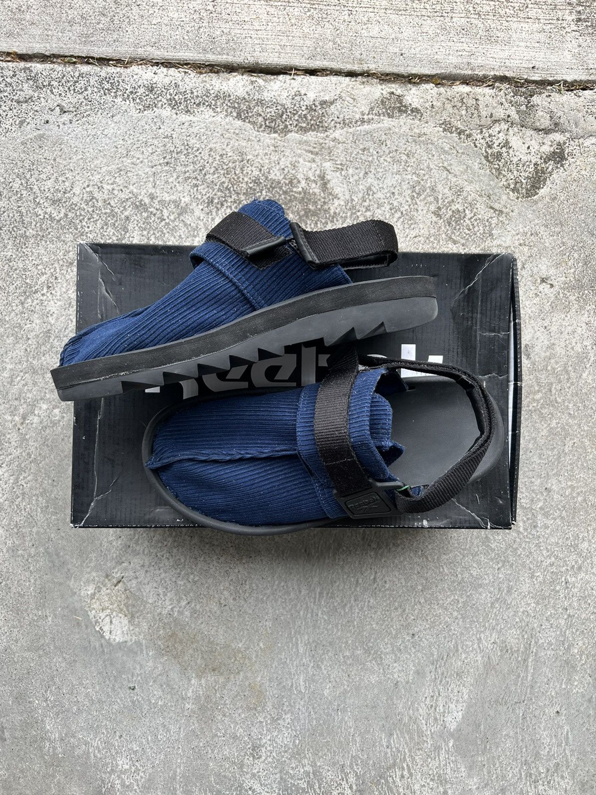 REEBOK Beatnik Suede Sandals In Blue Reebok Reebok Beatnik Navy Mule | Grailed main image 2