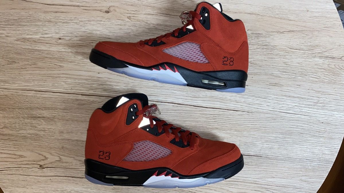 Air Jordan Retro 'Raging Bulls' DS Size $350