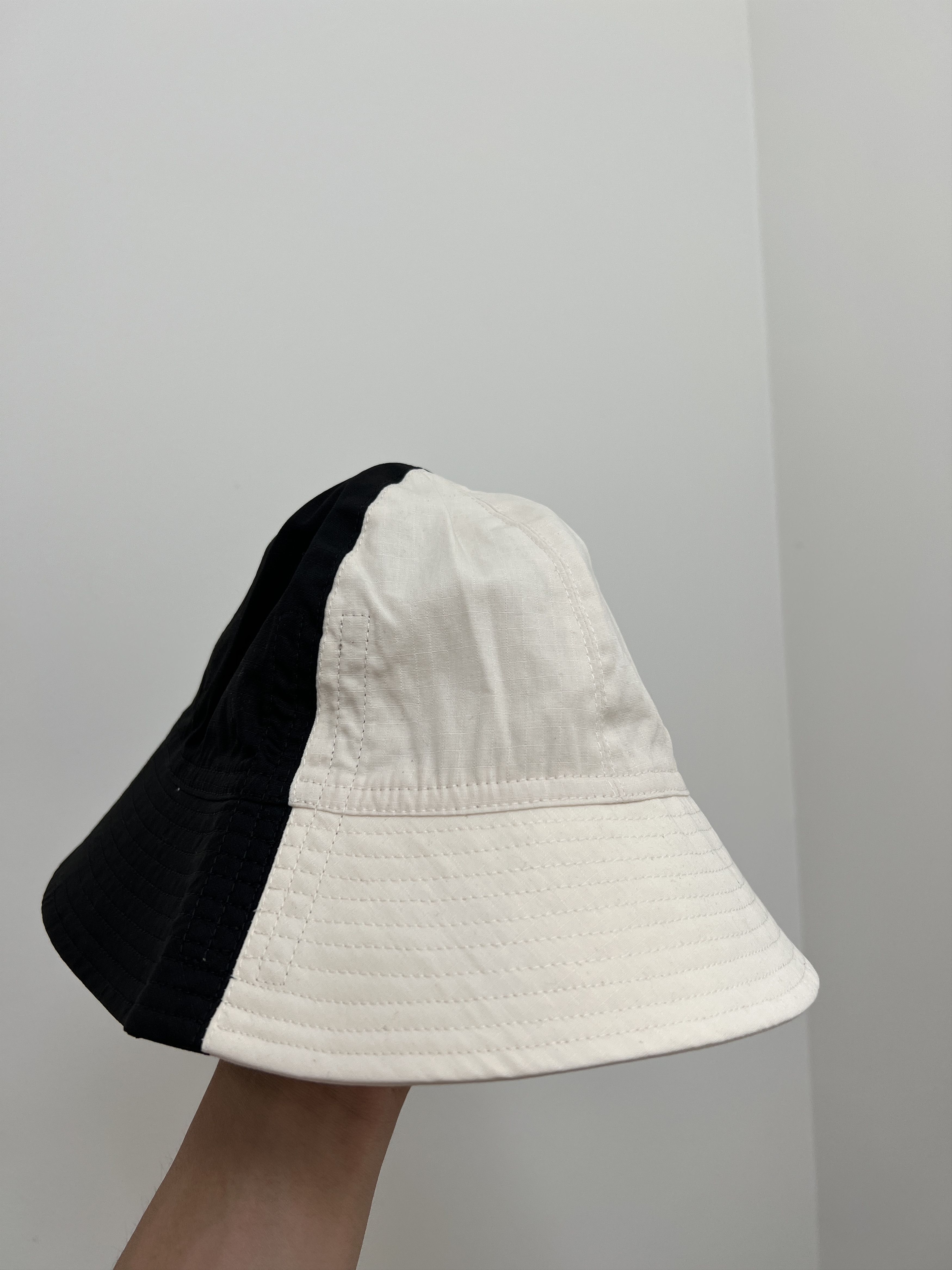 Rick Owens Drkshdw gilligan 2 tone bucket hat black milk Size ONE SIZE - 7 Thumbnail