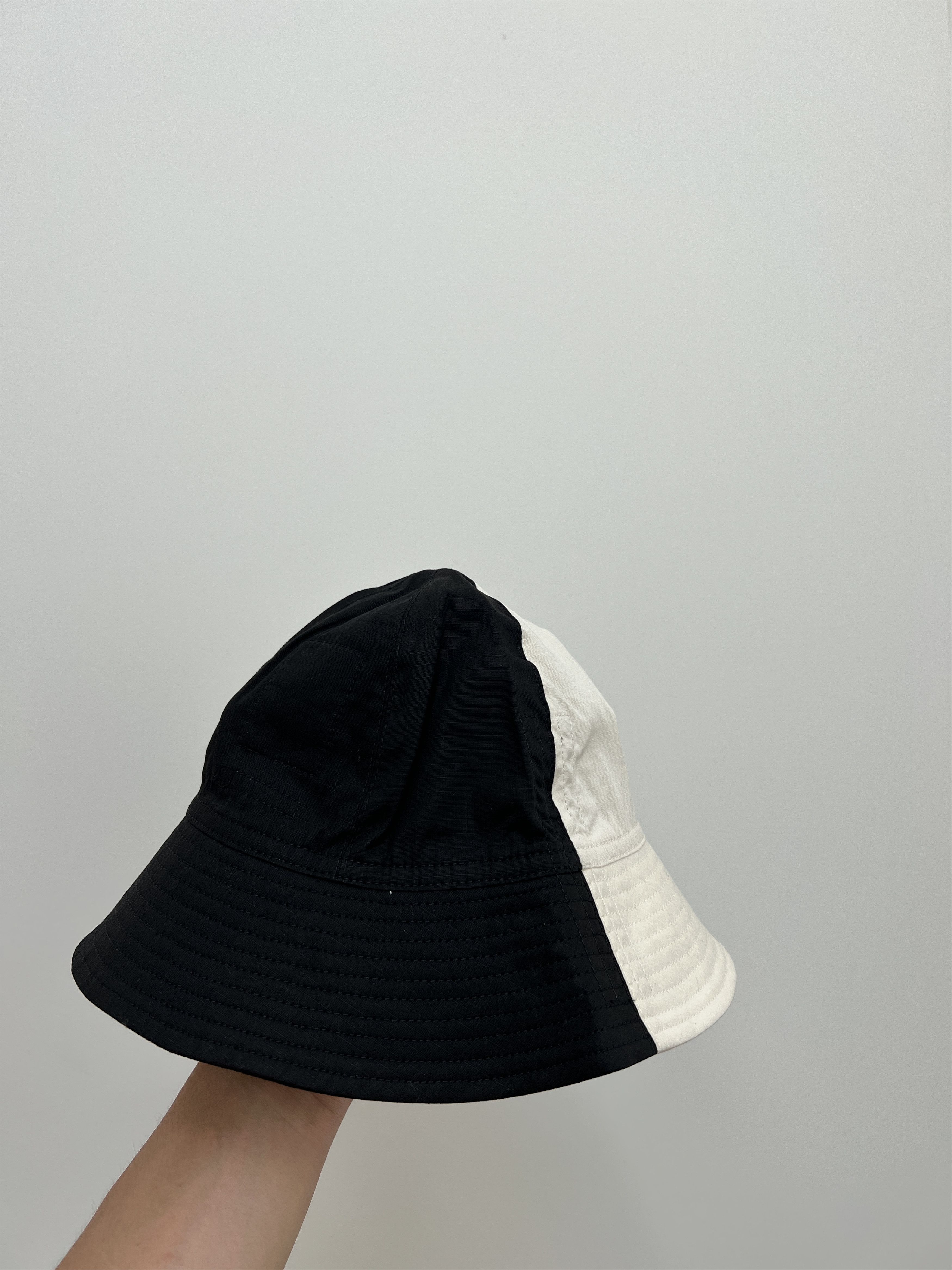 Rick Owens Drkshdw gilligan 2 tone bucket hat black milk Size ONE SIZE - 6 Thumbnail